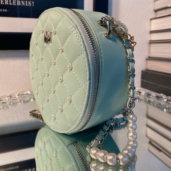 Badgley Mischka Green Diamond Bag with Quilted Design! NWT - Picture 6 of 11